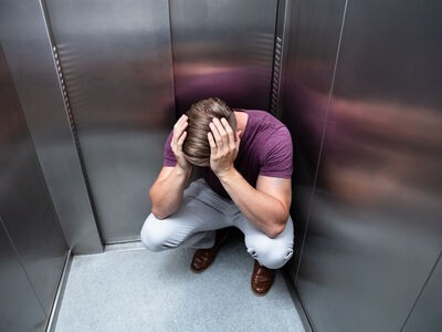 Vastzitten_in_lift_leidt_tot_naheffing_overdrachts